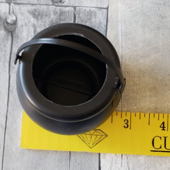 NWOT - 8ct Mini Black Cauldrons in Plastic with a Handle - Picture 2 of 3